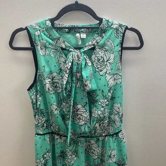 Mint green sleeves floral dress XS - Picture 2 of 9